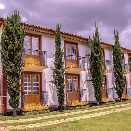 Pousada Solar Da Imperatriz ทีราเดนเจส ภายนอก รูปภาพ